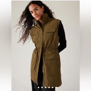 Athleta Boundless Olive Vest, NWT Size Large LAST ONE!